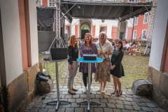 MIC_8843