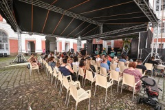 MIC_8905