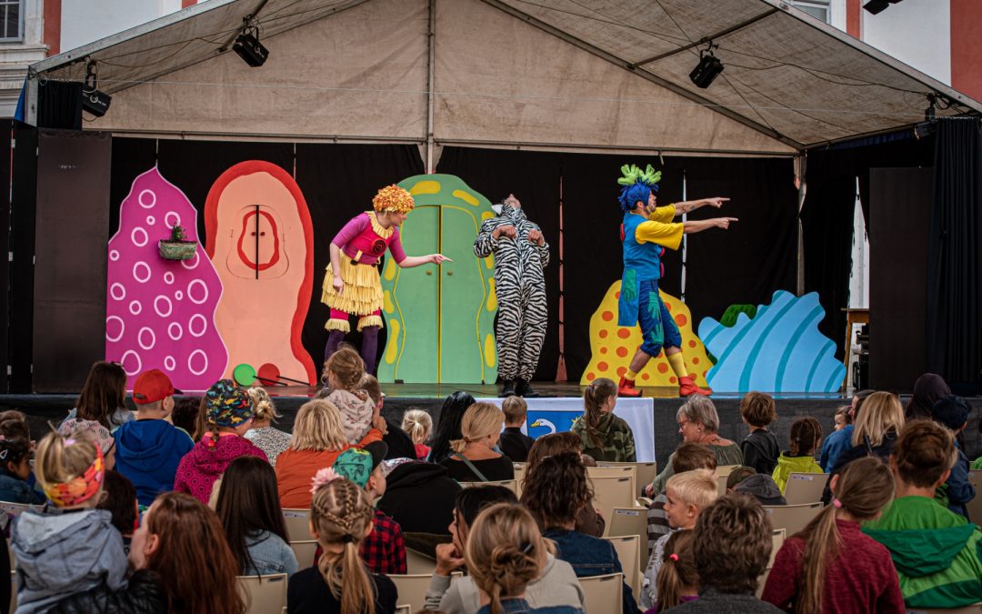 TŮDLE NŮDLE ANEB ROŠŤAČÍME S DĚTMI /FESTIVAL MALÉ LETNÍ DIVADLENÍ/