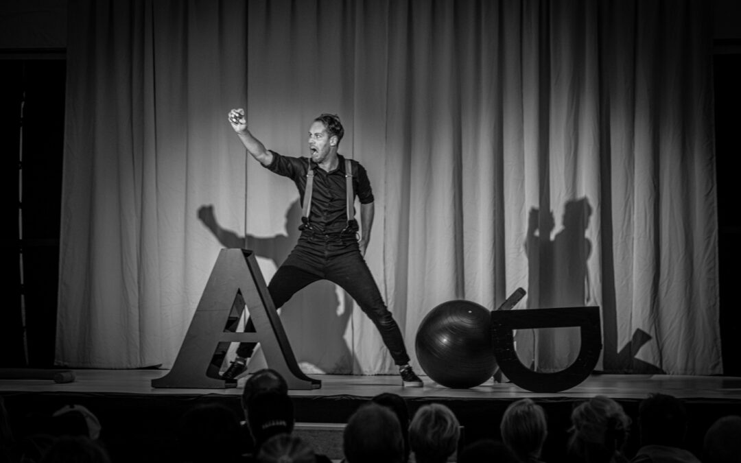 DADA REVUE /FESTIVAL MALÉ LETNÍ DIVADLENÍ/