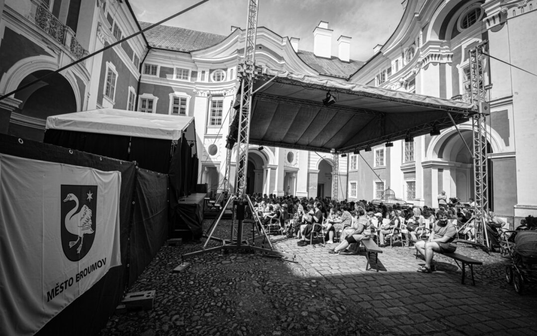 O HLOUPÉM DRAKOVI /FESTIVAL MALÉ LETNÍ DIVADLENÍ/