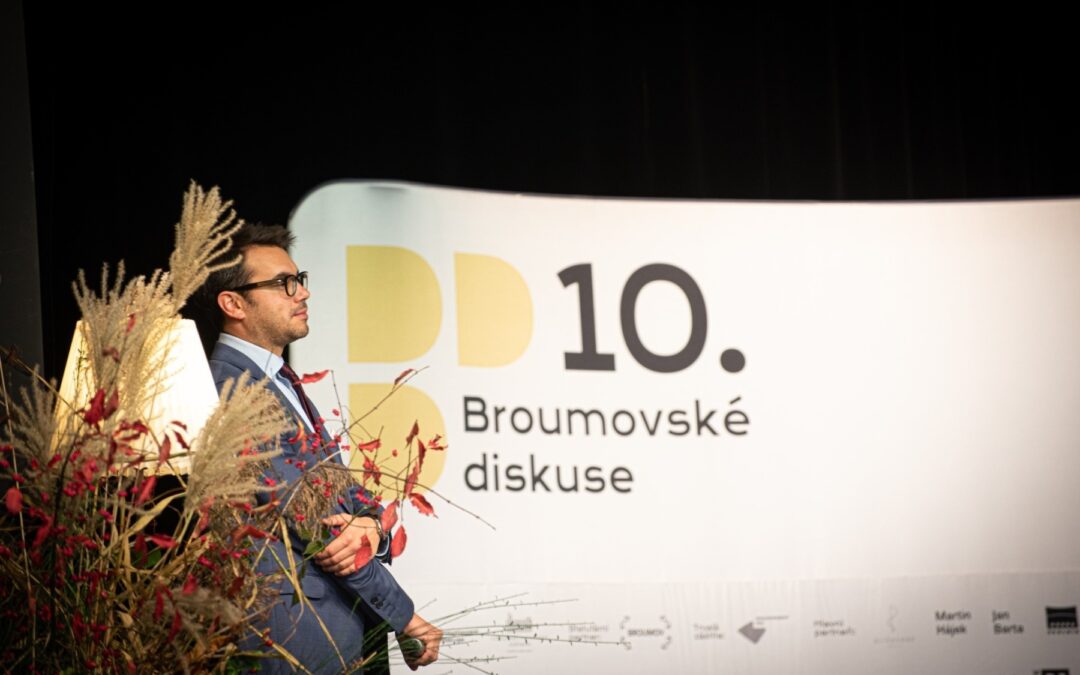 Panel III: Dialog a politika